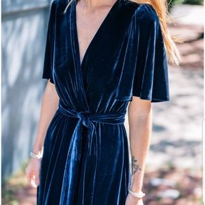 donna morgan velvet wrap dress